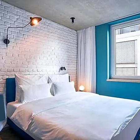 Urban Loft فندق 4*