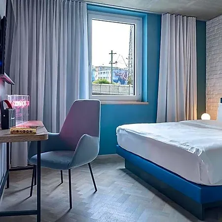 Urban Loft فندق كولونيا