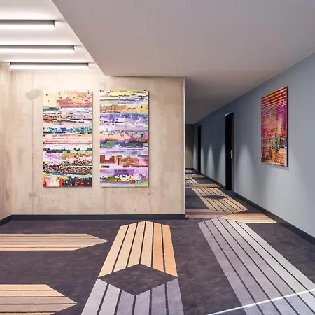 מלון Urban Loft 4*