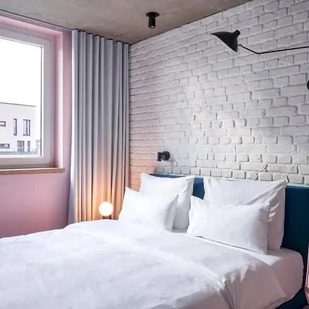 Urban Loft מלון 4*