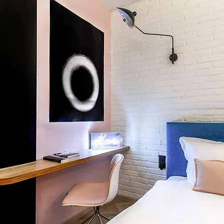 מלון Urban Loft 4*
