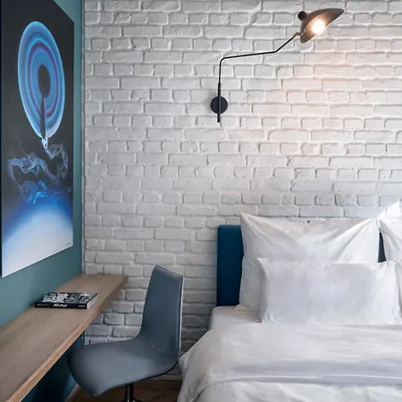 מלון Urban Loft 4*