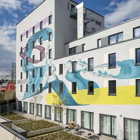 Urban Loft מלון