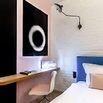 فندق Urban Loft 4*