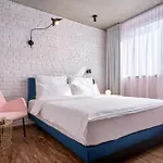 Urban Loft فندق كولونيا
