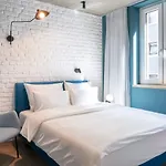 Urban Loft فندق 4*